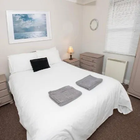 Apartment Cormorant - Beautiful 2 Bed With Sea Views Old Town *