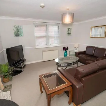 Cormorant - Beautiful 2 Bed With Sea Views Old Town Apartment