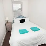 Cormorant - Beautiful 2 Bed With Sea Views Old Town Apartment *