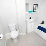 Apartment Cormorant - Beautiful 2 Bed With Sea Views Old Town *