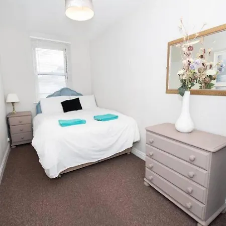 Cormorant - Beautiful 2 Bed With Sea Views Old Town